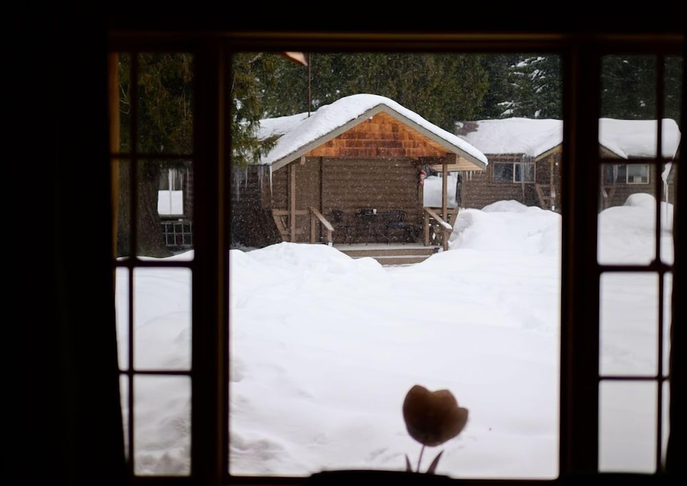 Superior Cabin, 1 King Bed, Fireplace, Mountain View photo 3