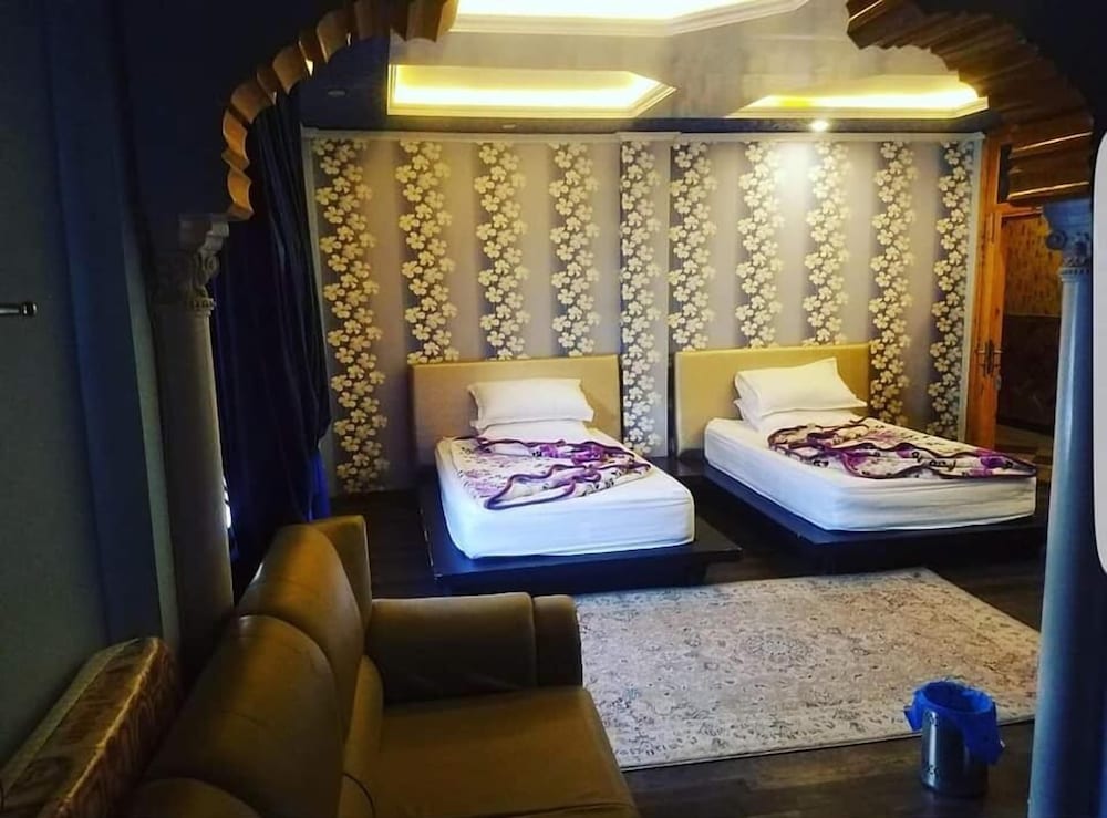 Deluxe Double Room photo 3