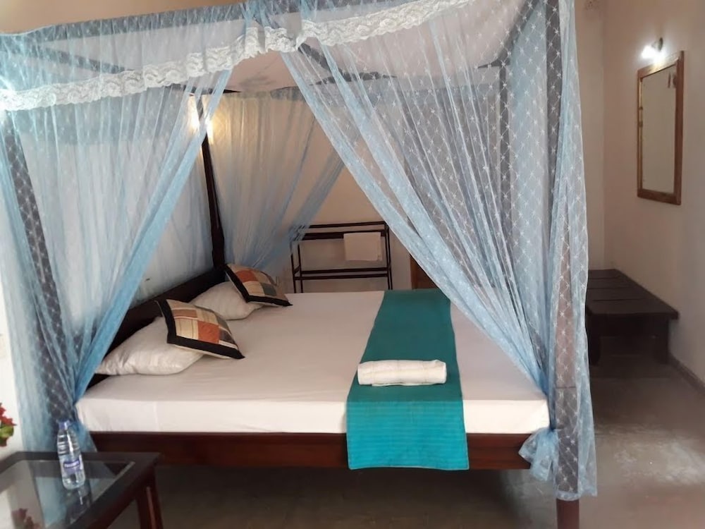 Standard Room, Garden View (With Fan) photo 1