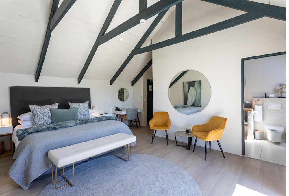 Standard Superior Suite - Photo 1