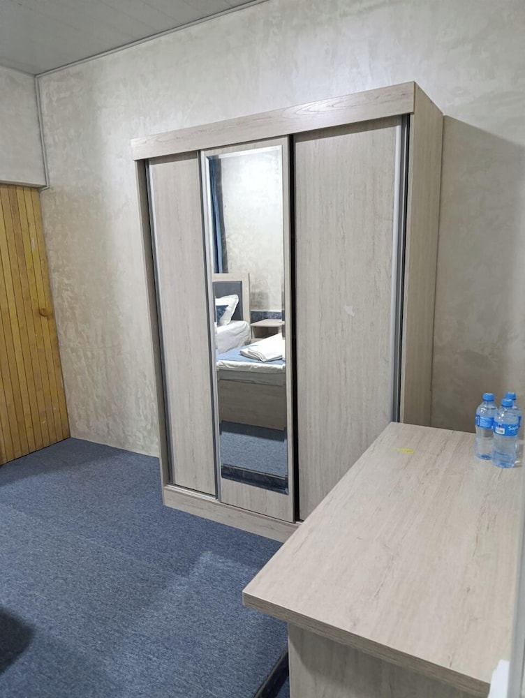 Economy Triple Room, Courtyard View photo 3