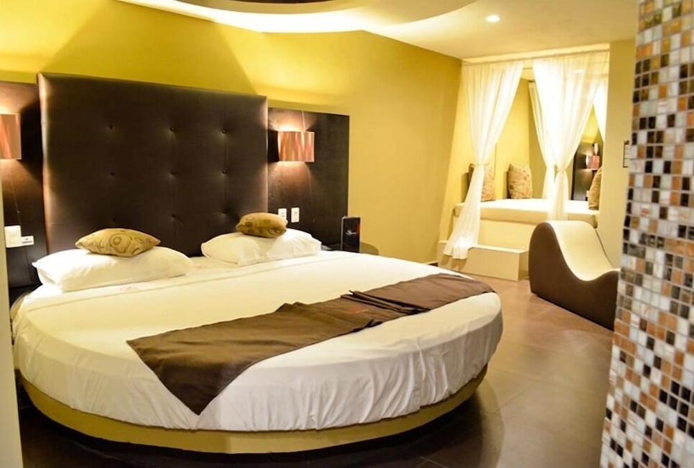 Sensaciones Suite with Round Bed