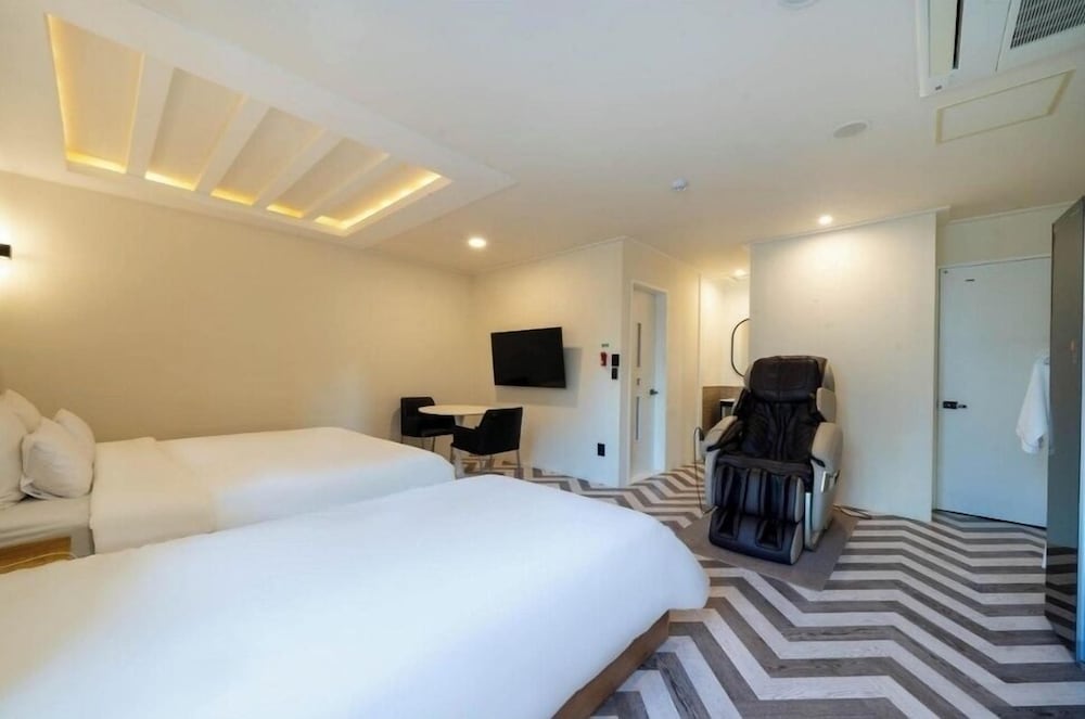 Royal Studio Suite