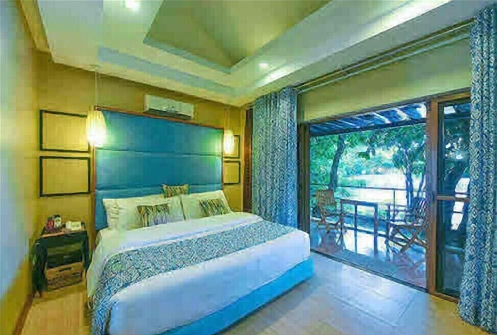 Hillside Cabana photo 3