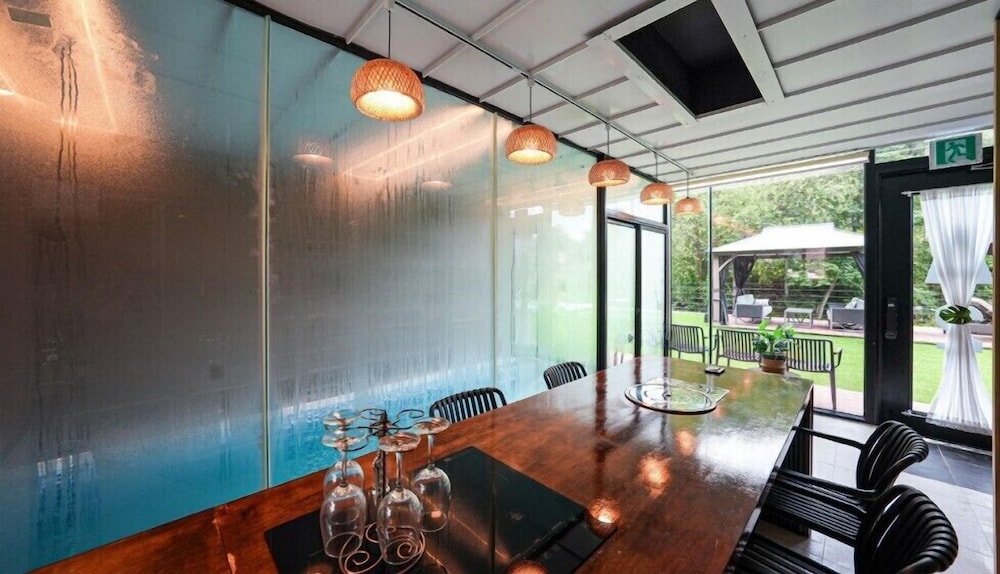 Room (A2)
