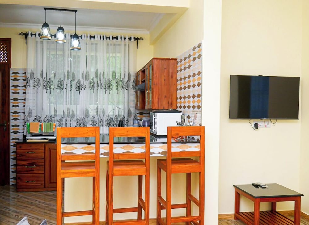 Executive Suite, 2 Bedrooms, Balcony, Garden View