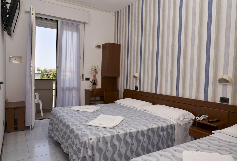Triple Room - Photo 1