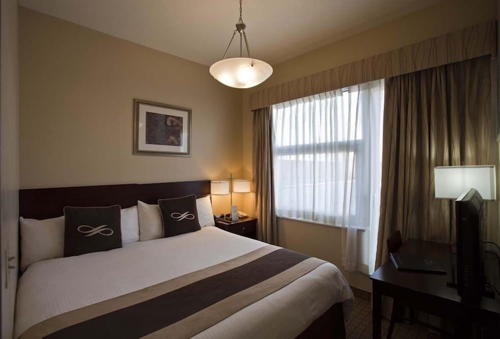 Deluxe Studio Suite, 1 King Bed - Photo 1