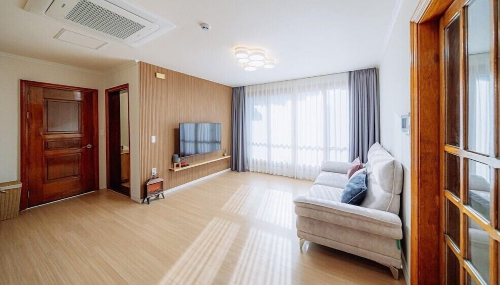 Room (ALL) photo 1