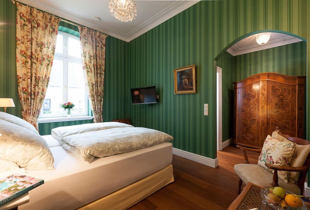 Rooms Gut Heidefeld green