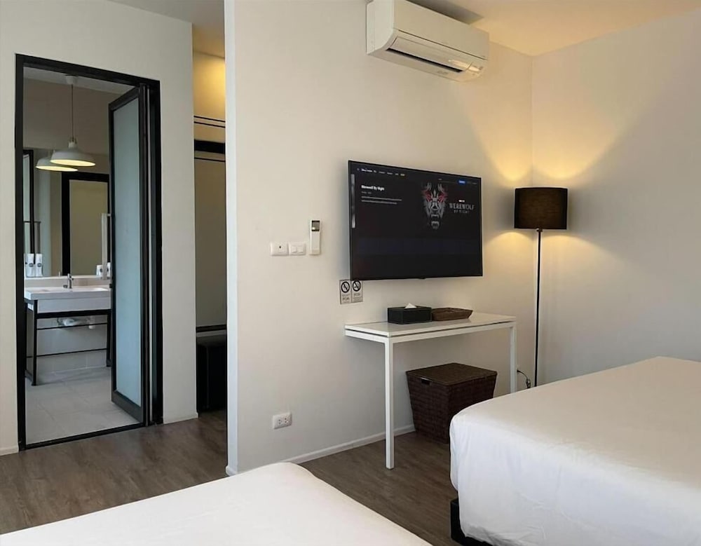 Family Suite Room with Bathtub