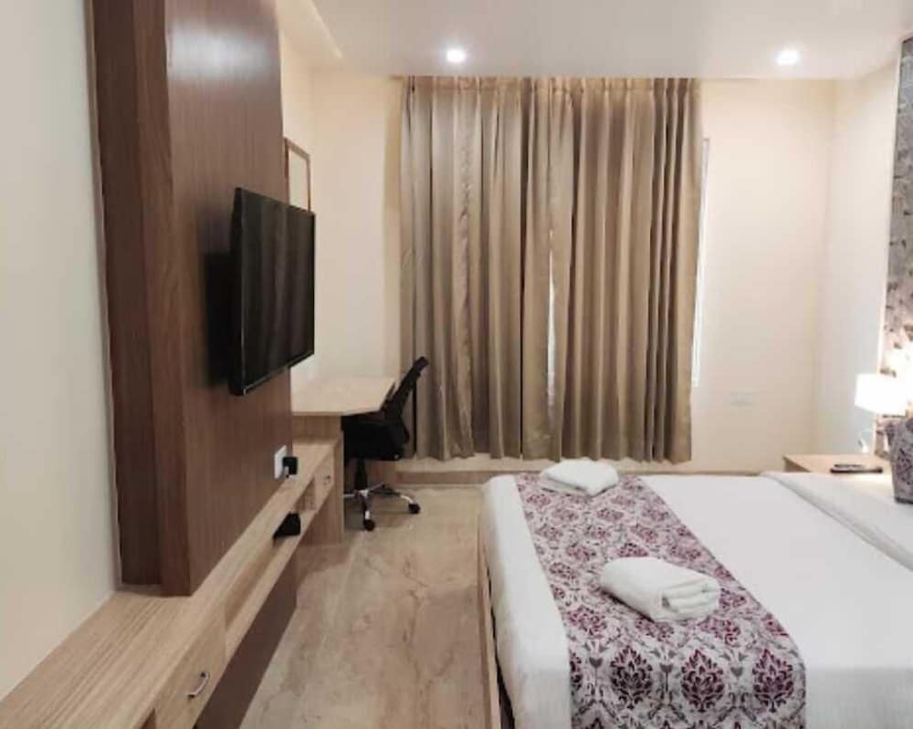 Deluxe Room - Photo 1