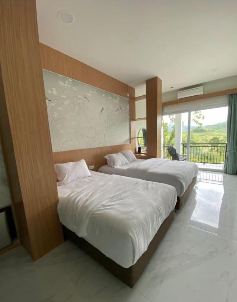 Deluxe Triple Room, Balcony, Mountain View photo 1