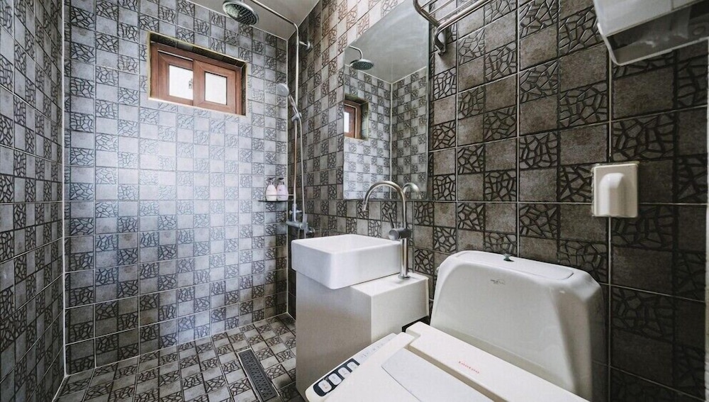 Room (Ocean Rivera couple) photo 2