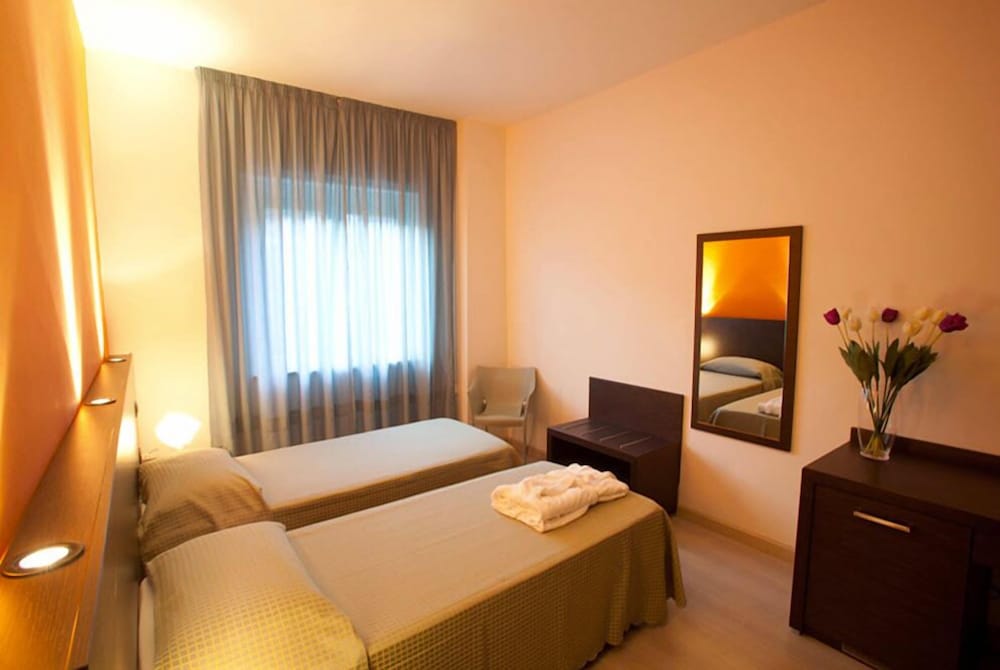 Triple Room - Photo 2