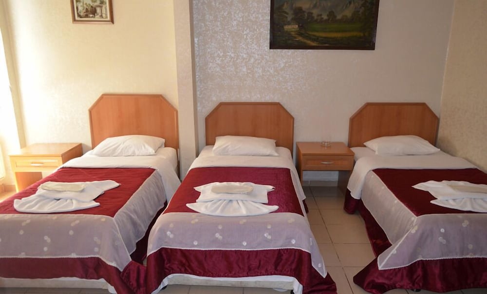 Economy Single Room, Shared Bathroom photo 3