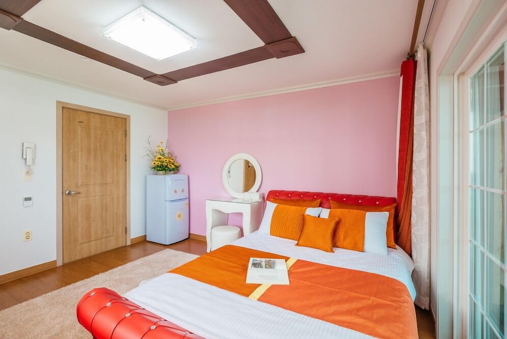 Room (Moran) - Photo 4