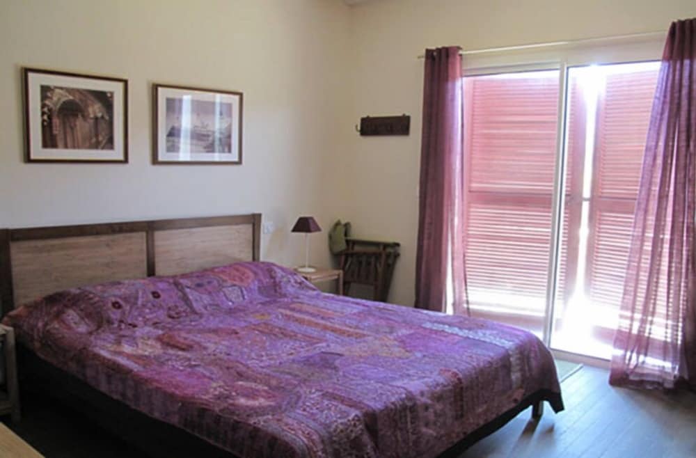Double Room, 1 Queen Bed, Mountain View photo 3