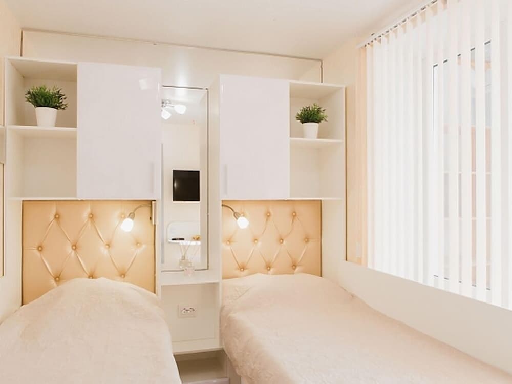 Superior Twin Room, Balcony photo 1
