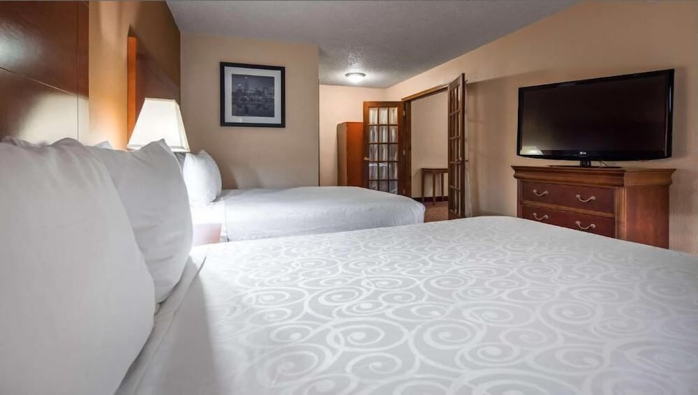 Suite, 2 Queen Beds, Non Smoking
