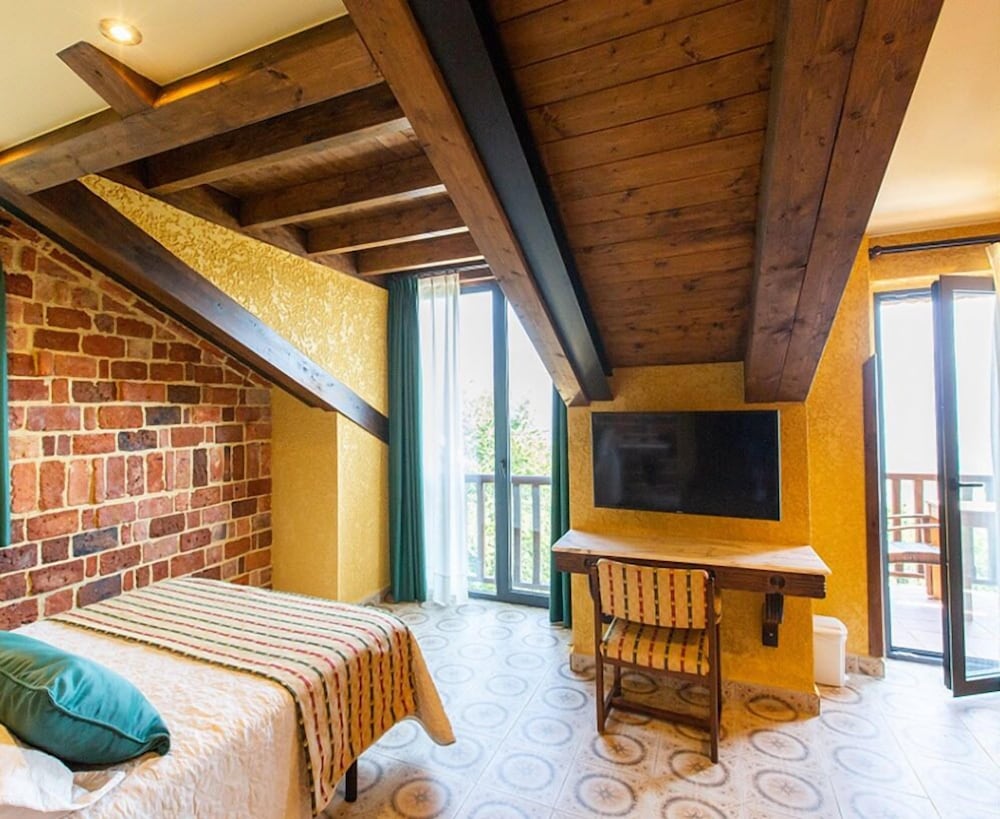Standard Double or Twin Room - Photo 2