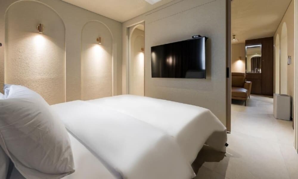 Royal Suite - Photo 8