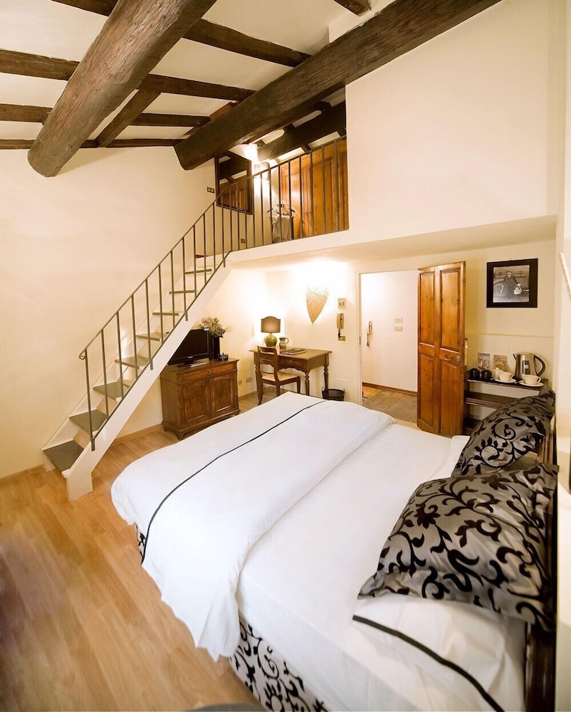 Comfort Room photo 1