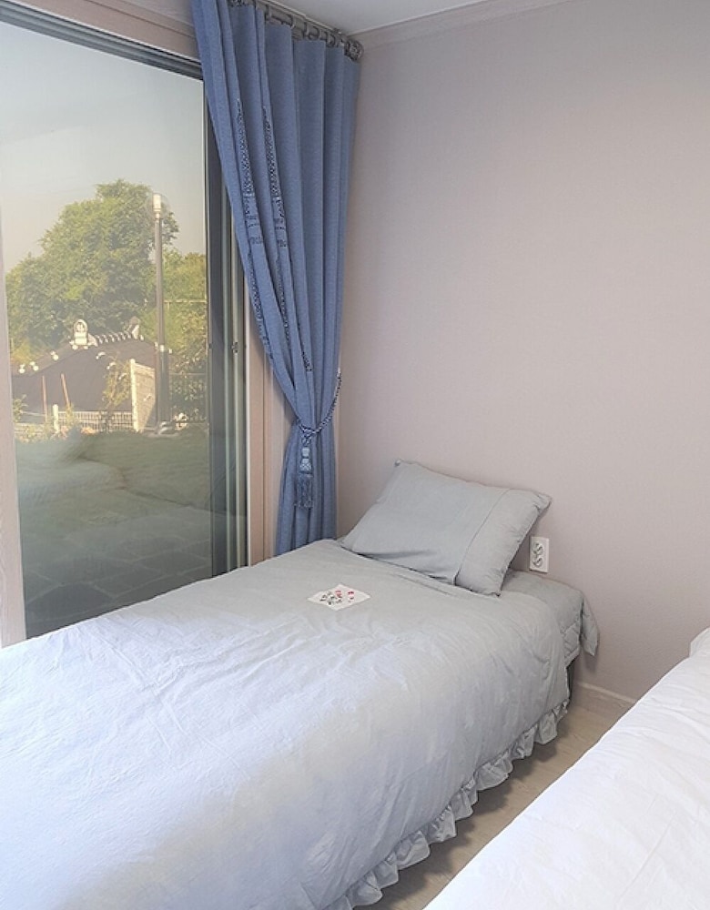 Room (Twin Room) - Photo 14