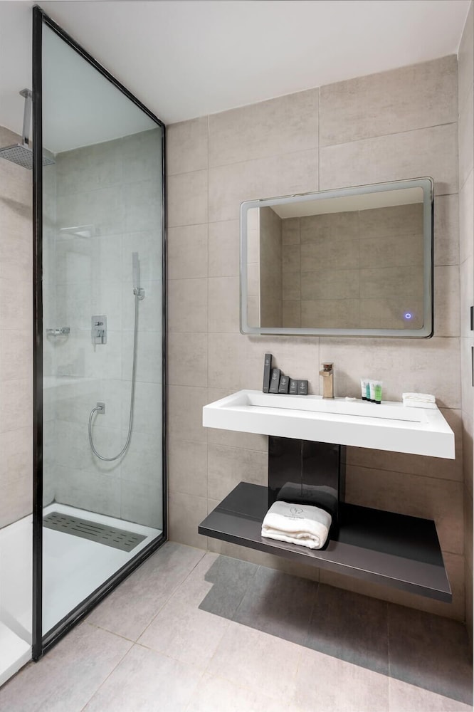Elite Suite, 1 King Bed, Lagoon View