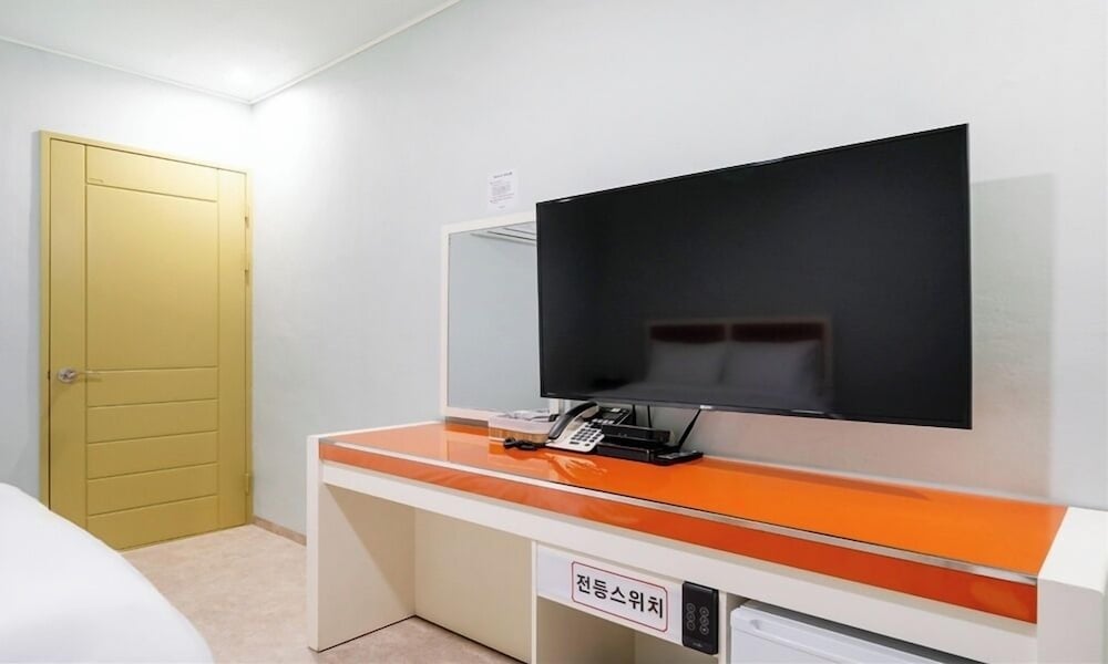 Economy Double Room - Photo 5