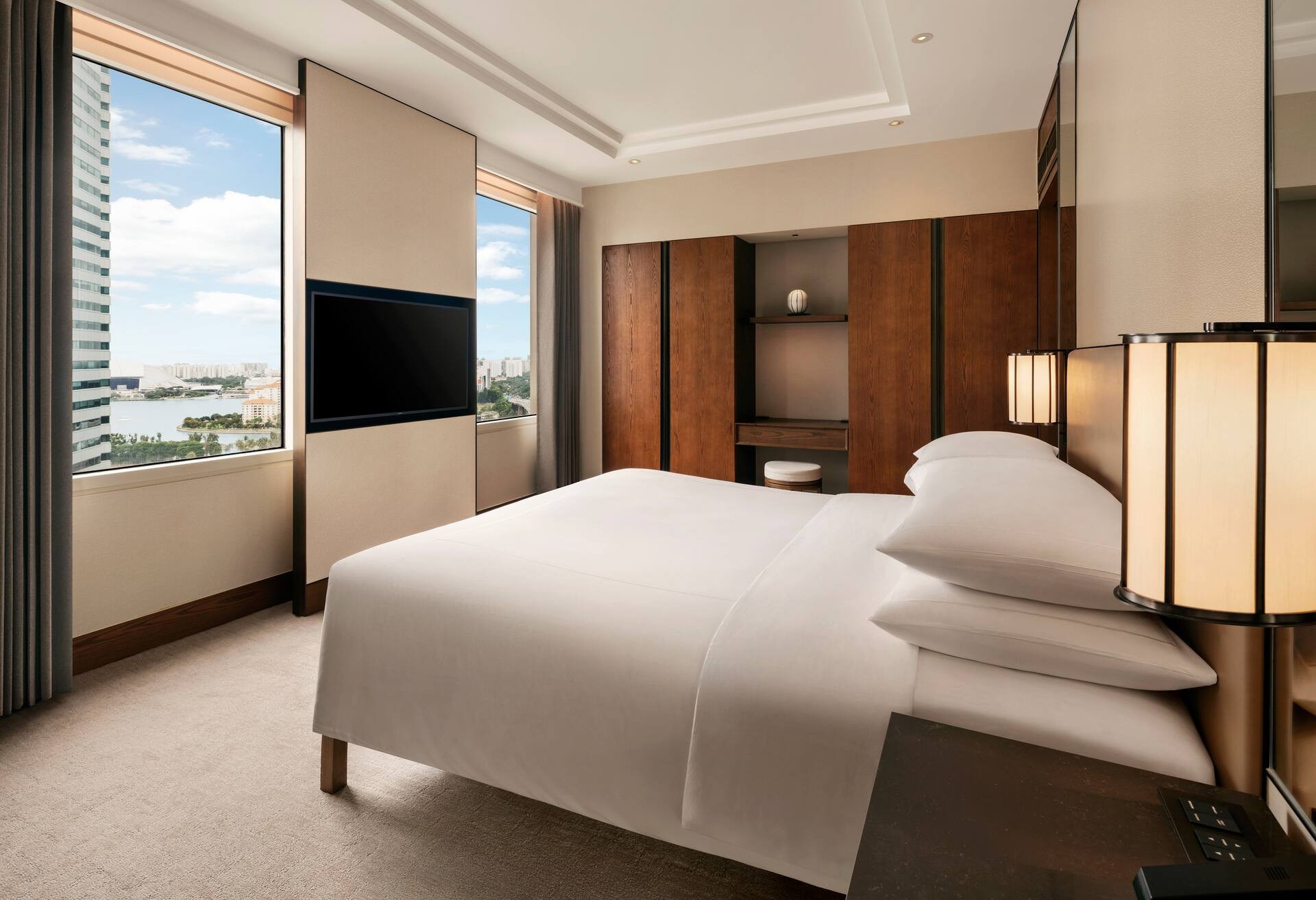 King Executive Suite with Lounge Access