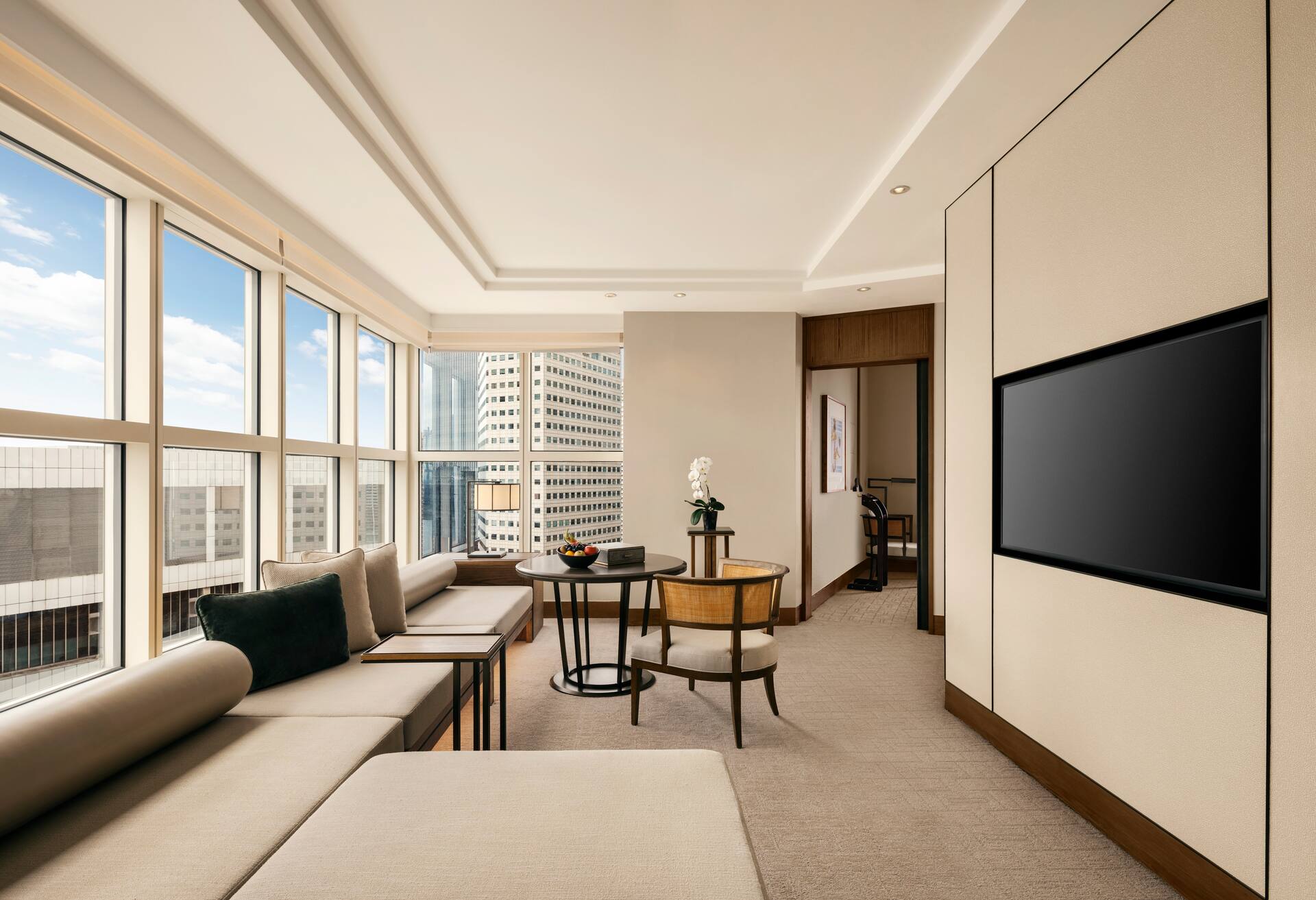 King Executive Suite with Lounge Access