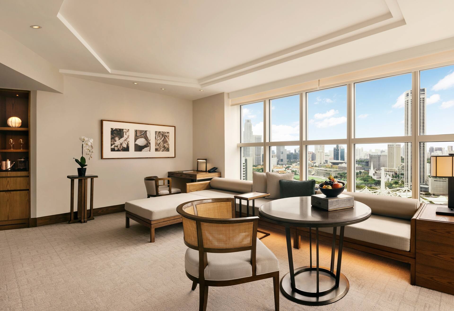 King Executive Suite with Lounge Access