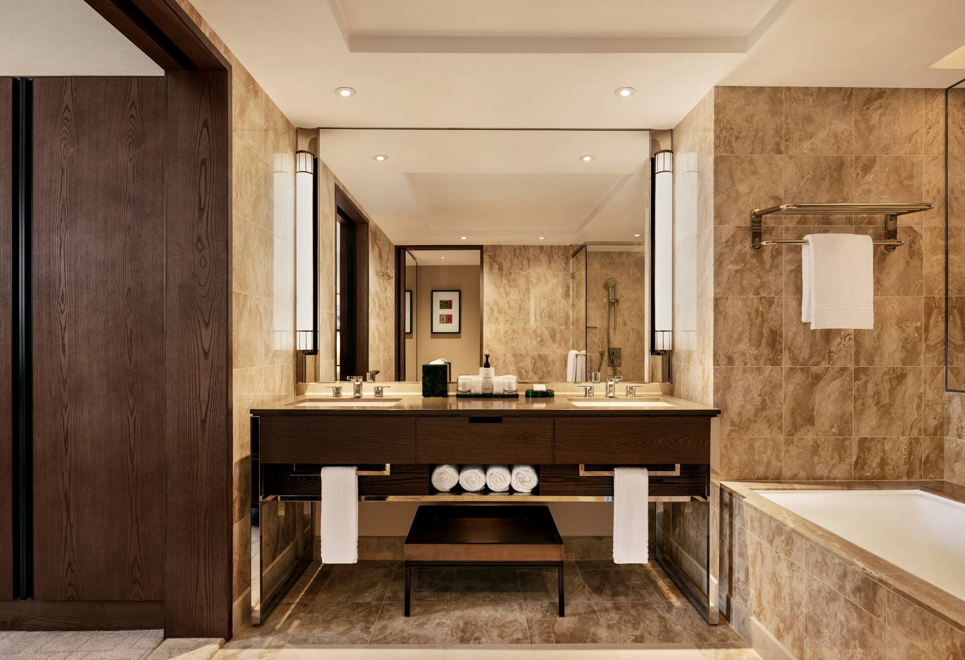 King Executive Suite with Lounge Access