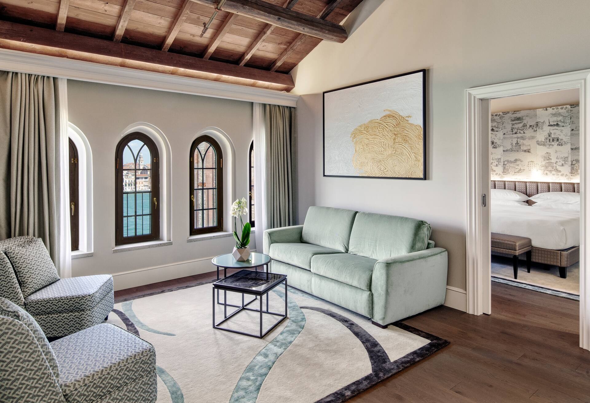 King Executive Suite with View of Venice thumbnail 6