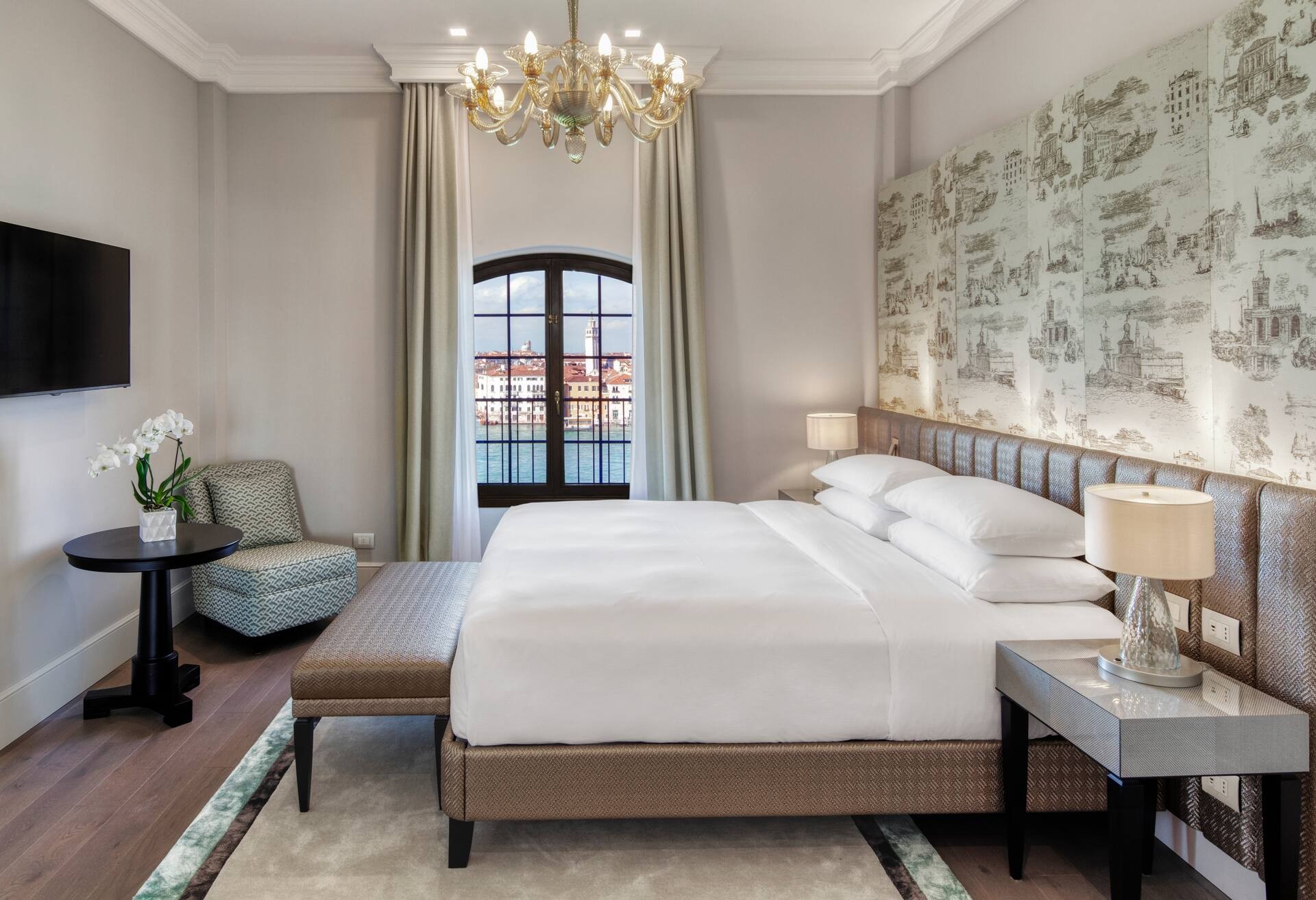 King Executive Suite with View of Venice