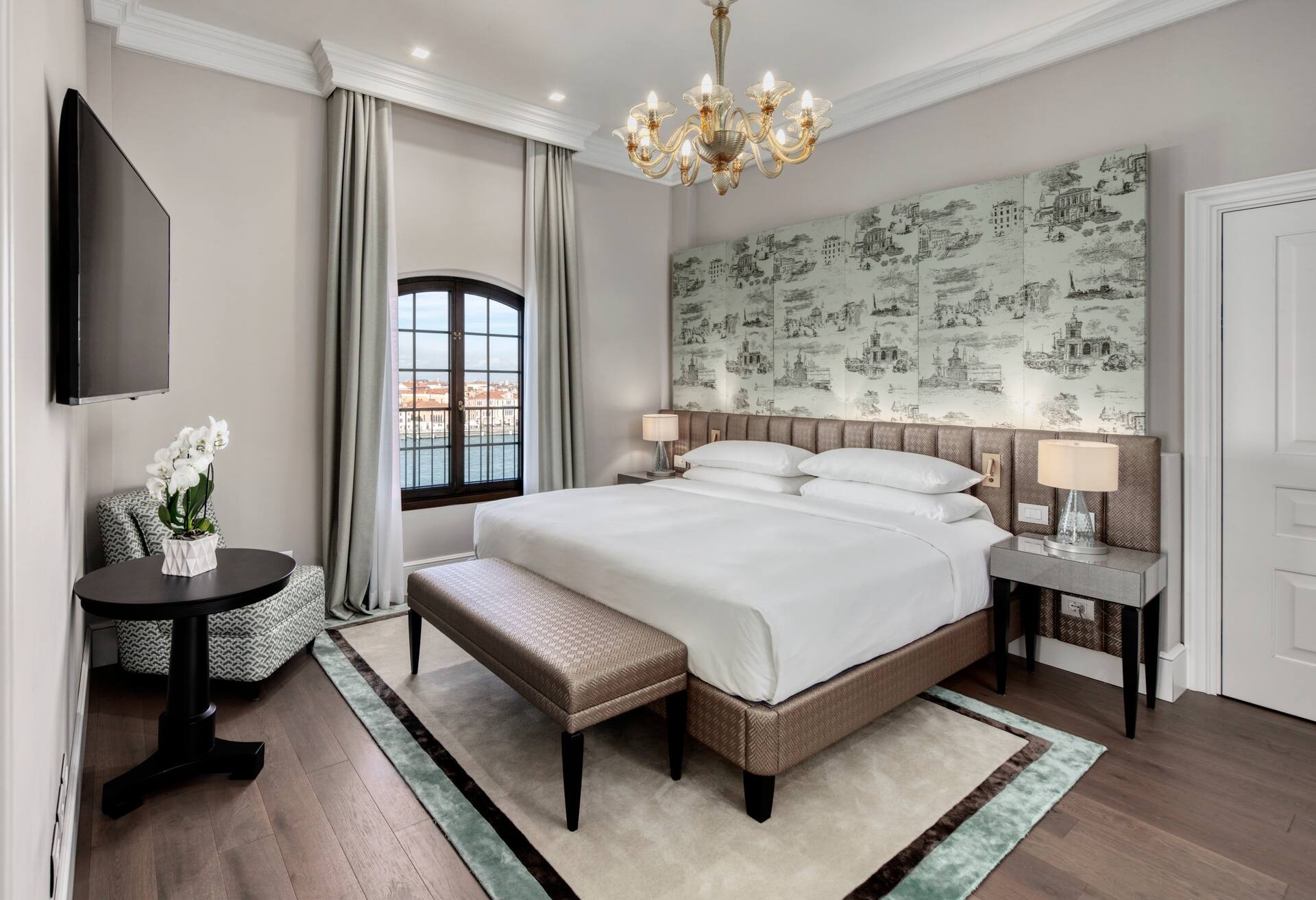 King Executive Suite with View of Venice