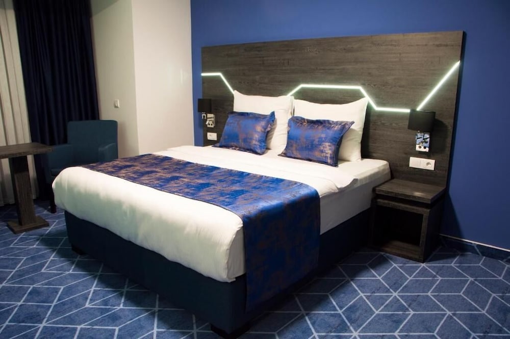 Deluxe Double or Twin Room photo 1