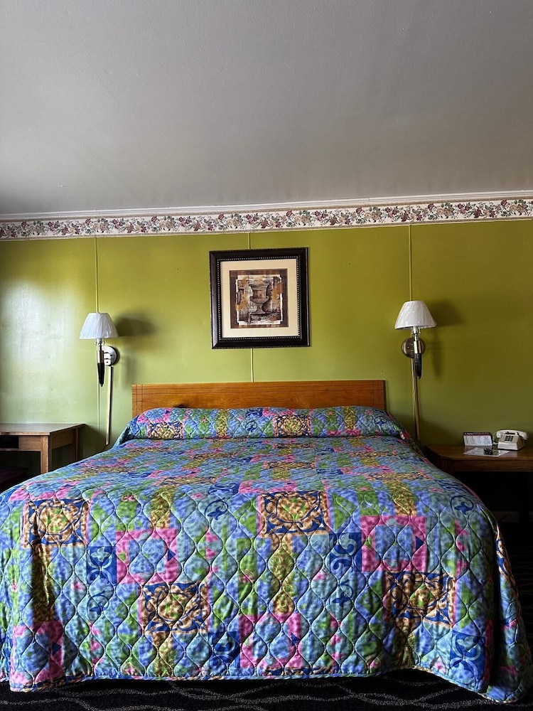 Double Room, 1 King Bed, Balcony, Garden View photo 1