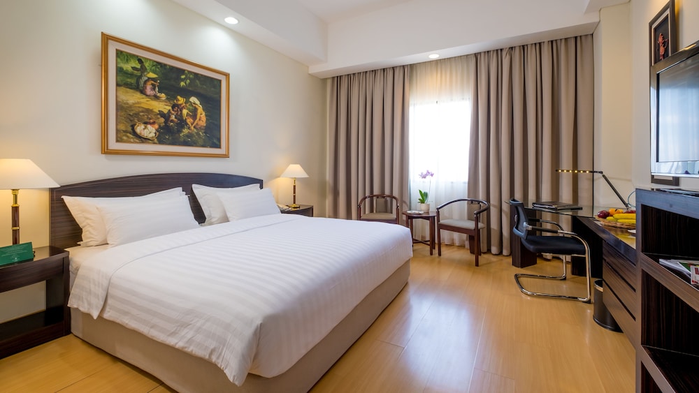 Deluxe King Room photo 1