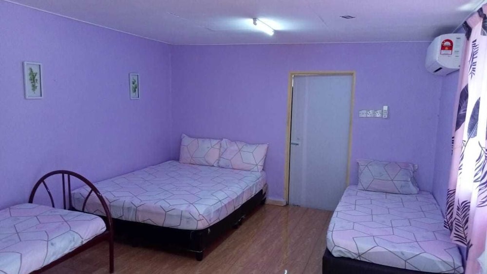 Family Room, Private Bathroom