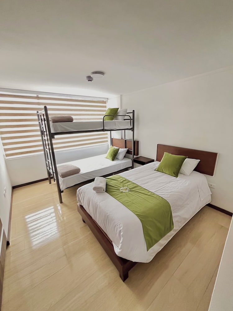 Deluxe Triple Room, City View photo 1