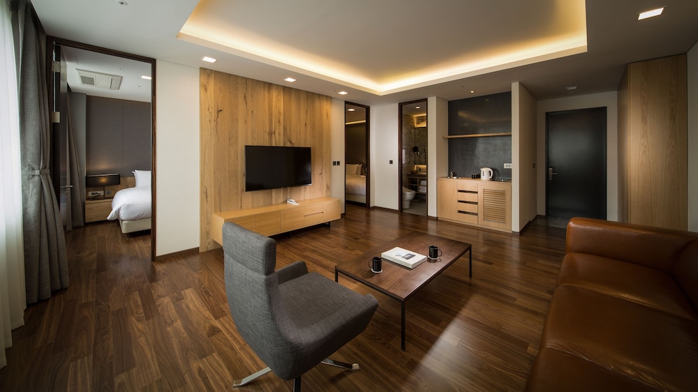 Family Suite (Mountain View)+Aragonite Hot Springs&Free swimming pool for 4 pax, Free fitness