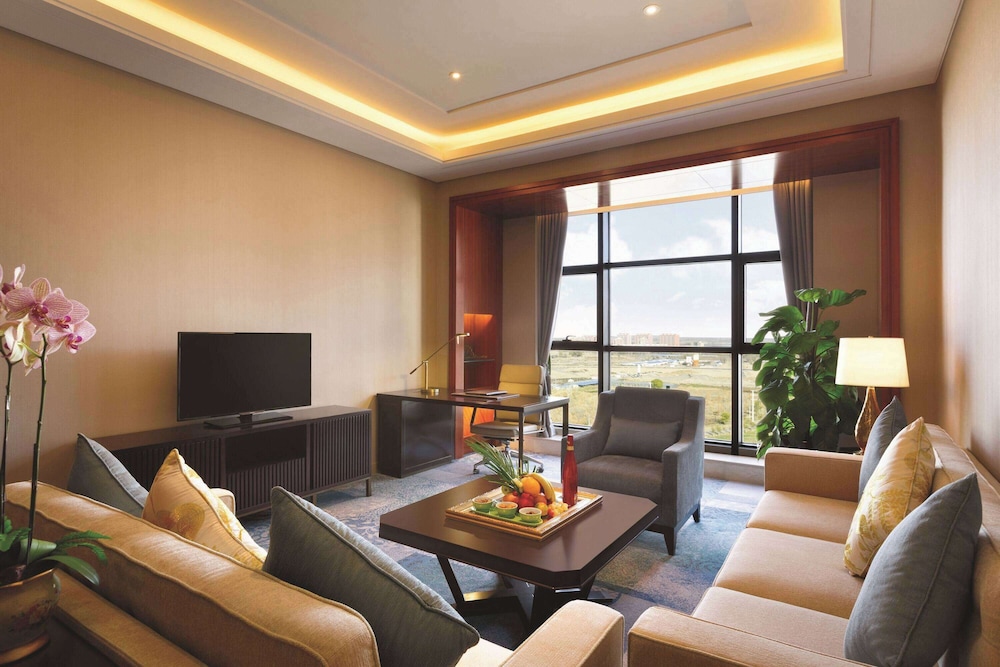 Family Suite, Non Smoking (Deluxe Family Suite) photo 2
