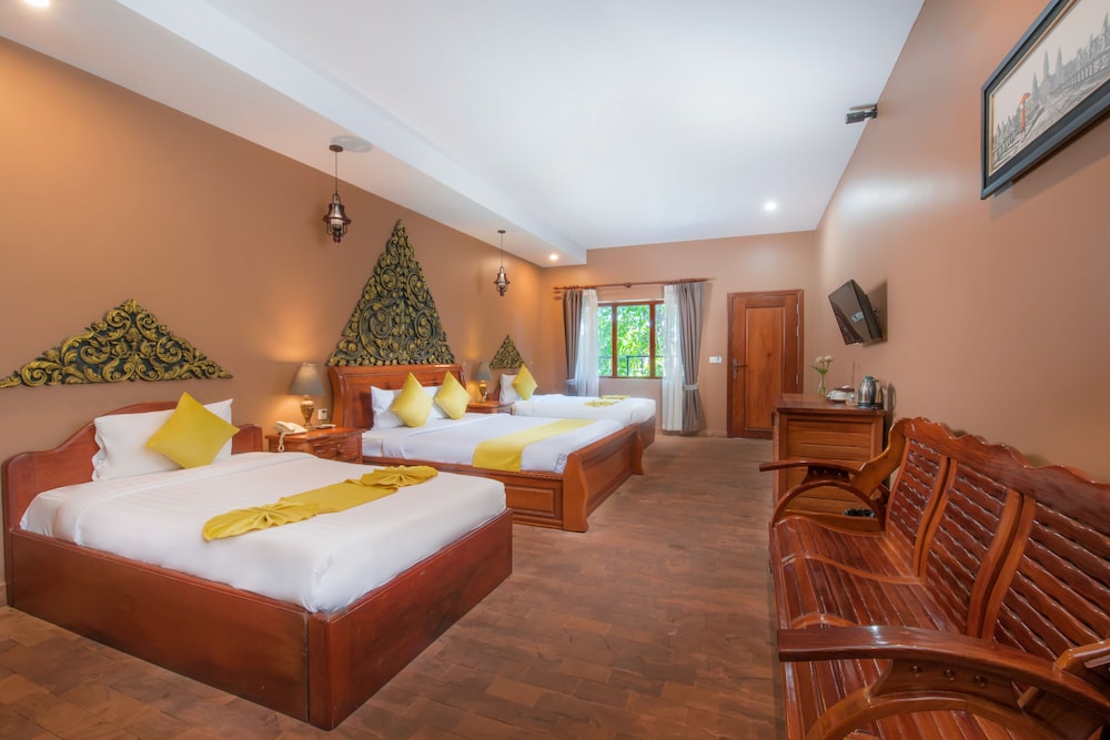 Deluxe Triple Room - Photo 1