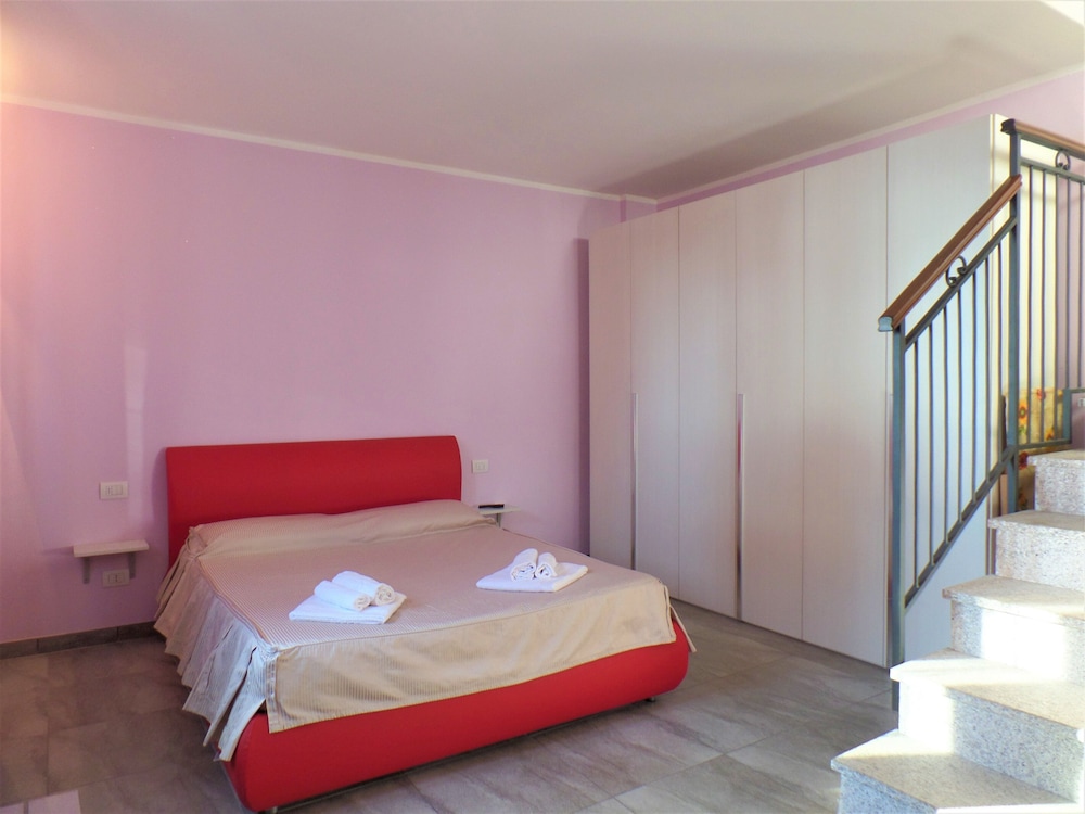 House, 1 Bedroom photo 1