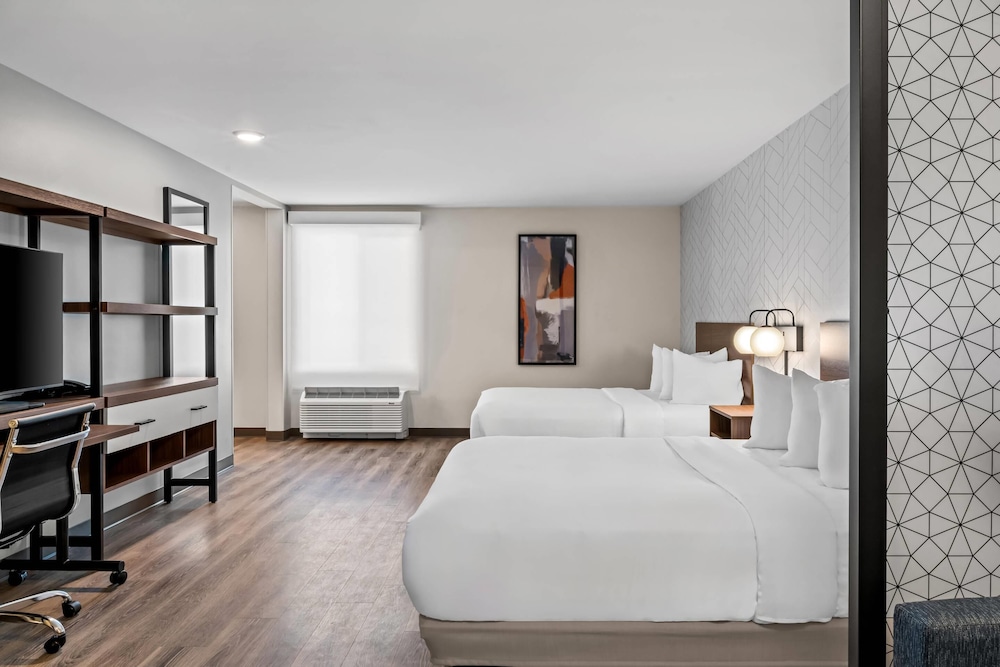 Suite, 2 Queen Beds, Accessible, Non Smoking photo 3