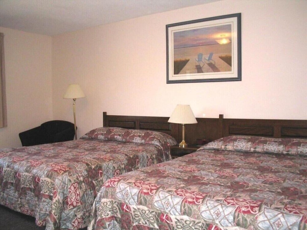 Economy Double Room, 2 Queen Beds photo 1