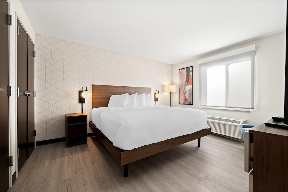 Suite, 1 King Bed, Non Smoking