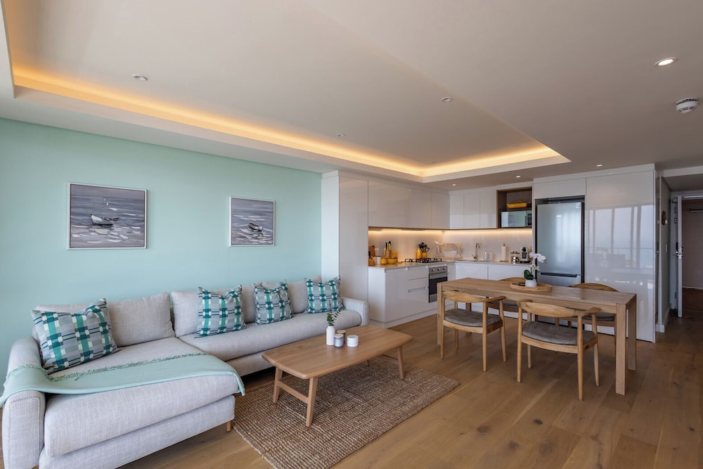 Apartment, 3 Bedrooms - Photo 18